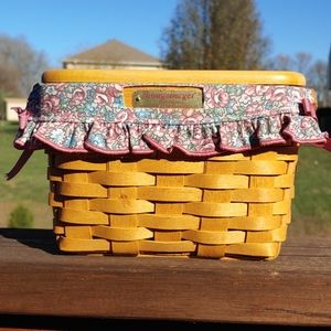 Adorable Longaberger Dresden Basket